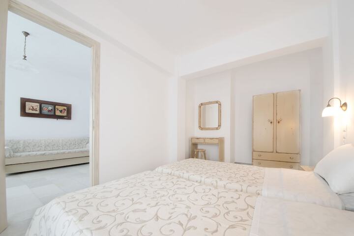 Room 18 of 120