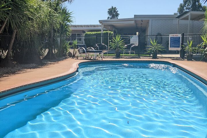 Pool Hotel