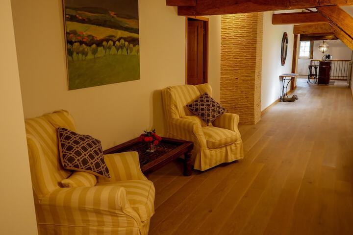 Room 21 of 27