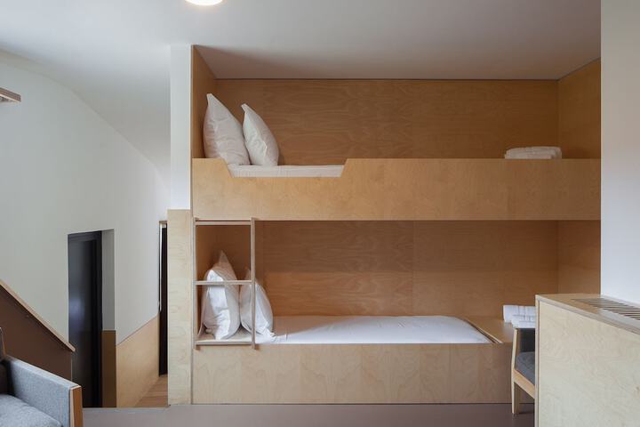 Room 3 of 47