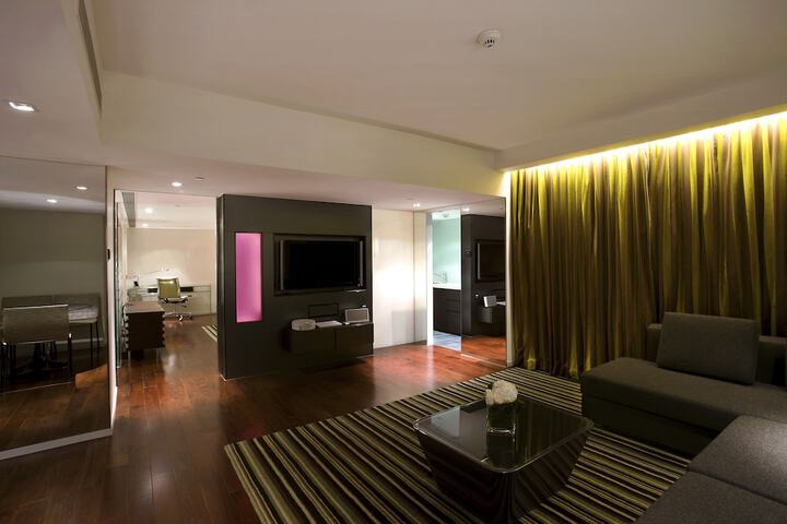 Room 26 of 69