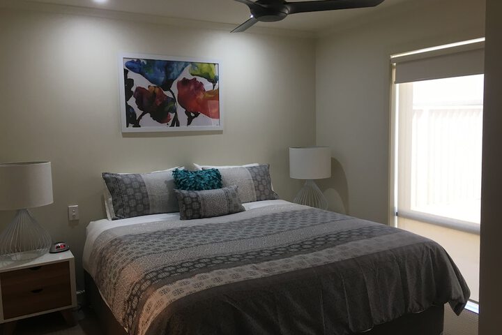 Room 2 of 16