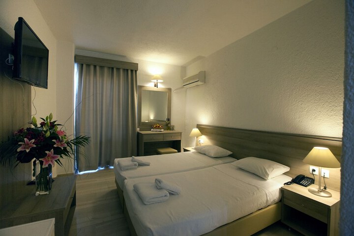 Room 8 of 41
