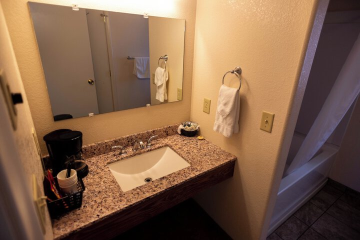 Room 13 of 29