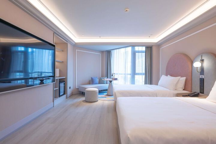 Room 17 of 40