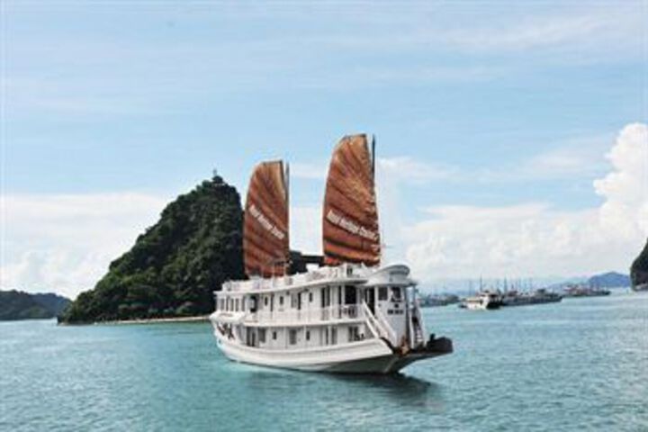 Royal Heritage Cruise