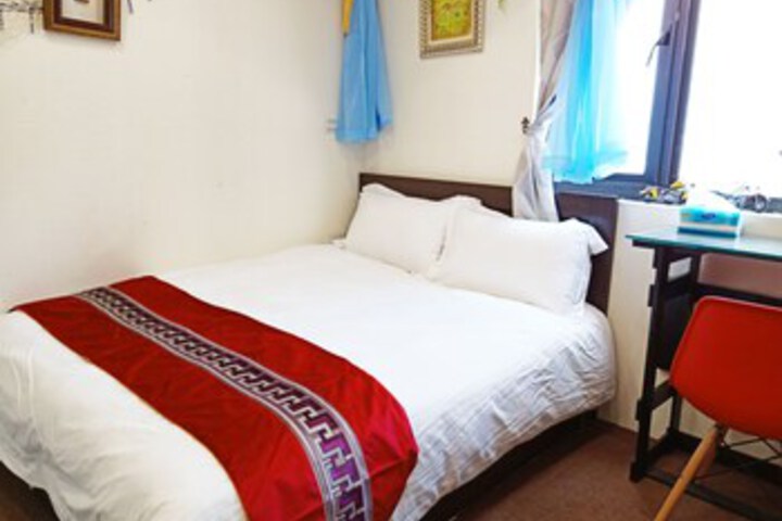 Room 43 of 78