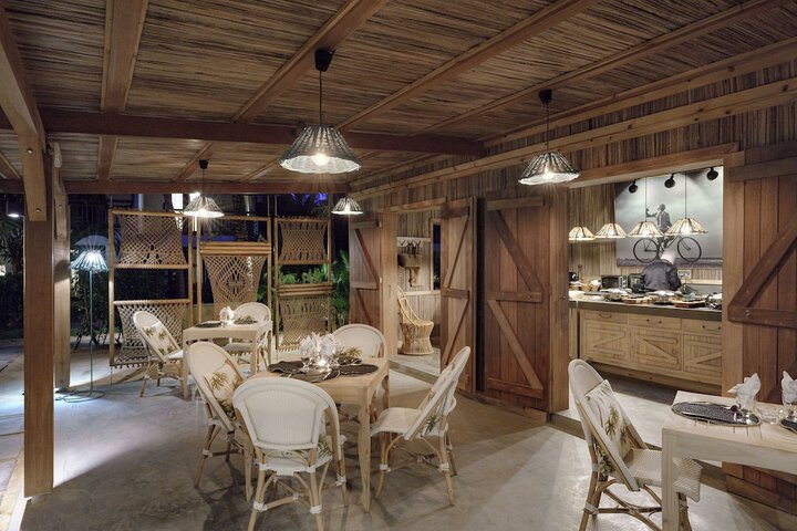 Dining 64 of 113
