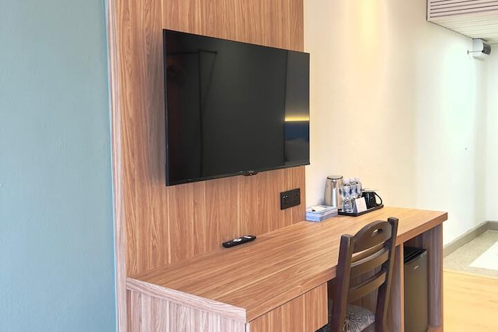 Room 3 of 64