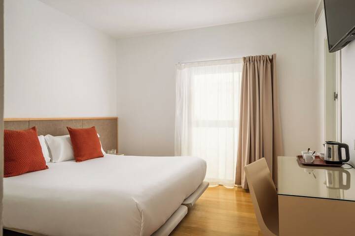 Room 12 of 53