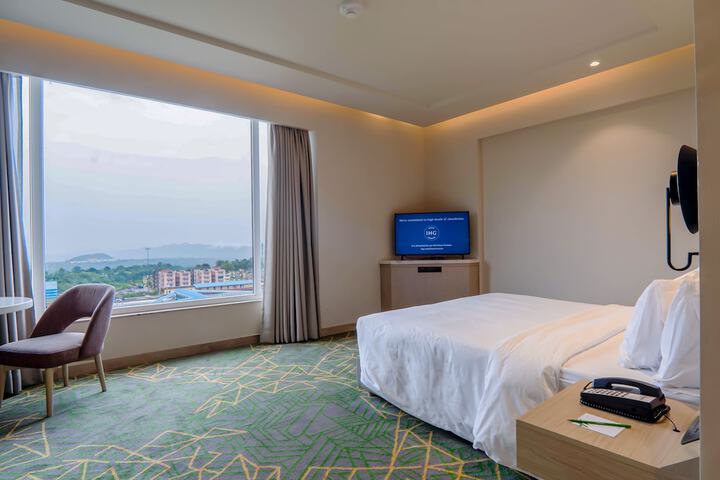 Room 25 of 95