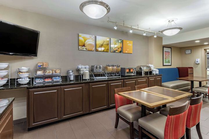 Breakfast area