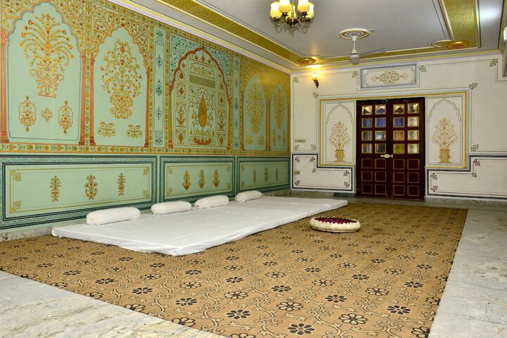 Ballroom/Hall 27 of 37