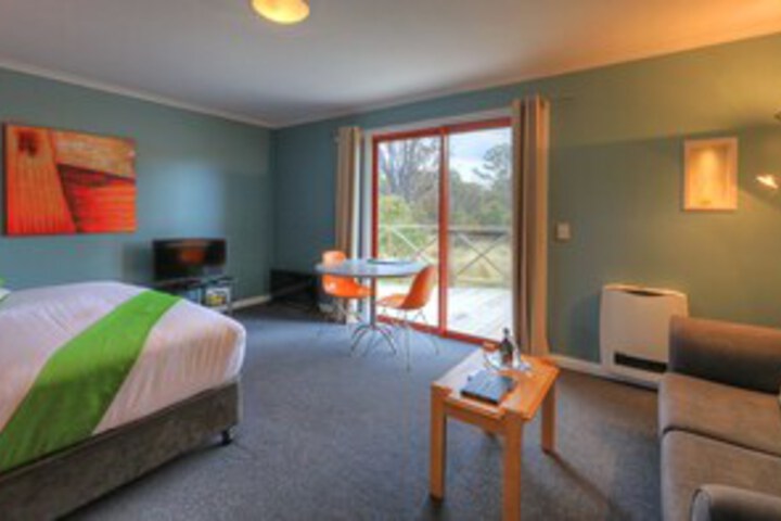 Room 10 of 195
