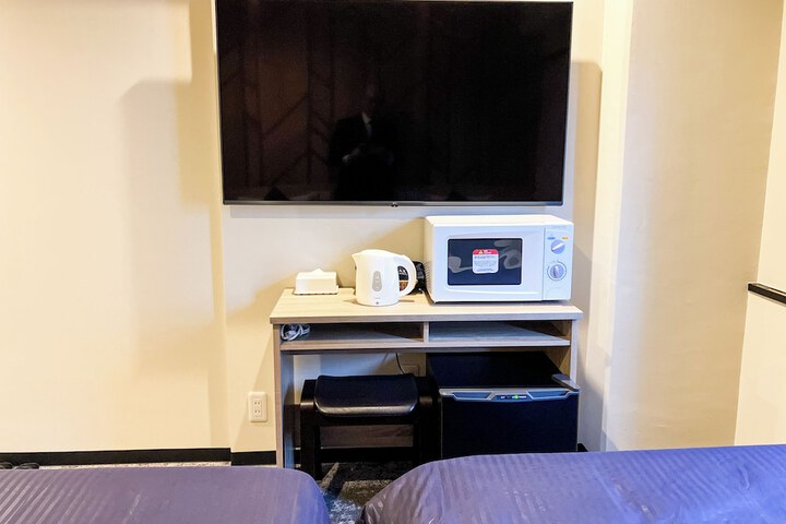 Room 6 of 19