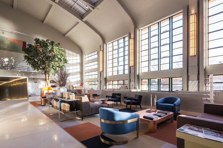 Entrance & Lobby