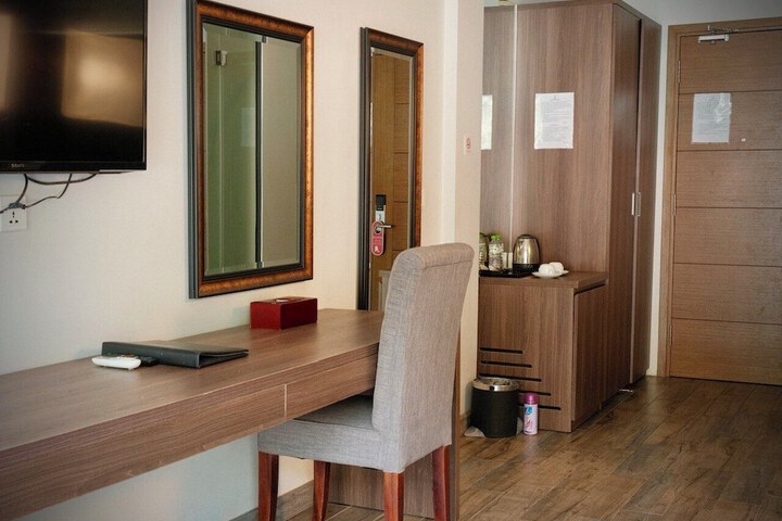 Room 45 of 145