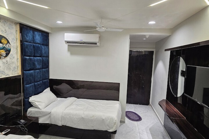Room 10 of 51