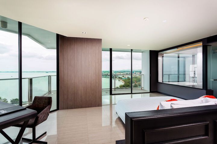 Room 20 of 103