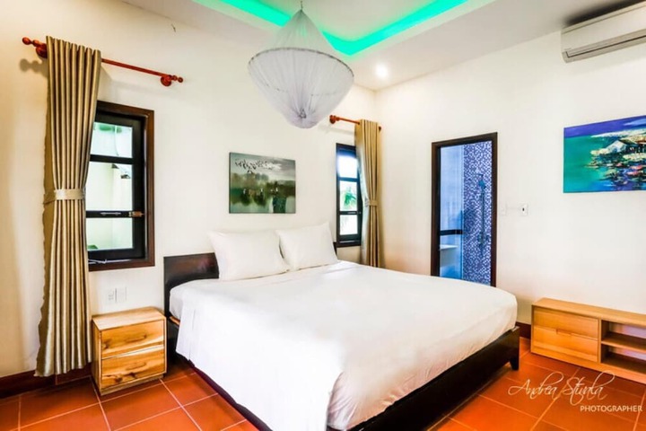 Room 27 of 100