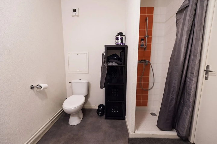 Room 9 of 23