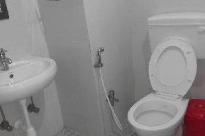 Room 4 of 4