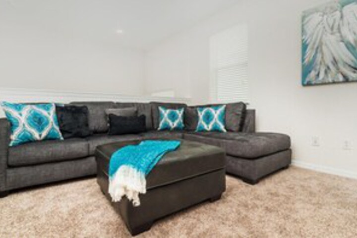 Room 10 of 42