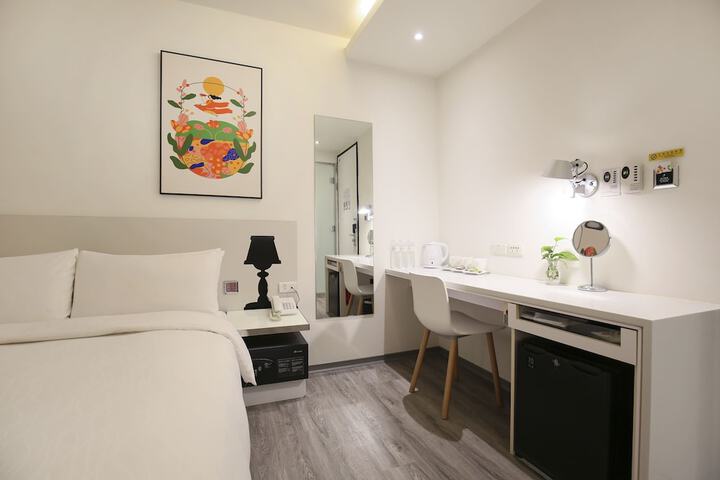 Room 40 of 51