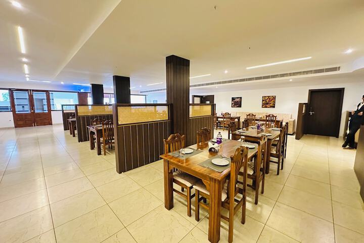 Dining 54 of 94