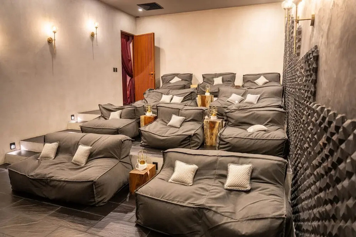 Room 3 of 18