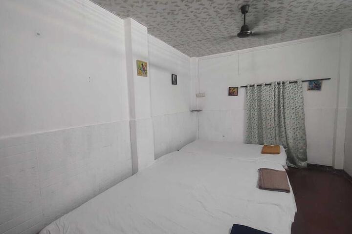 Room 7 of 31