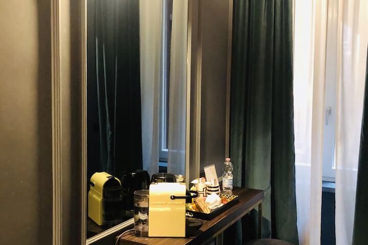 Room 33 of 80