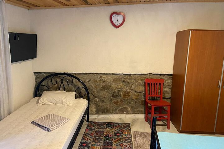 Room 81 of 263