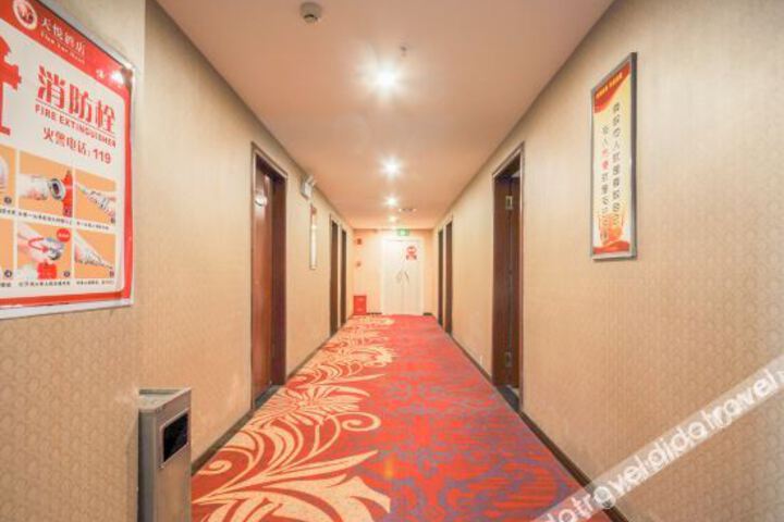 Hotel Interior 4 of 10