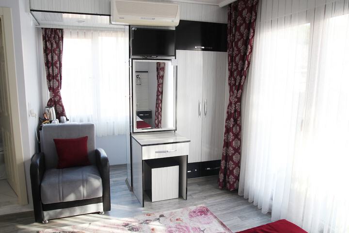 Room 5 of 27