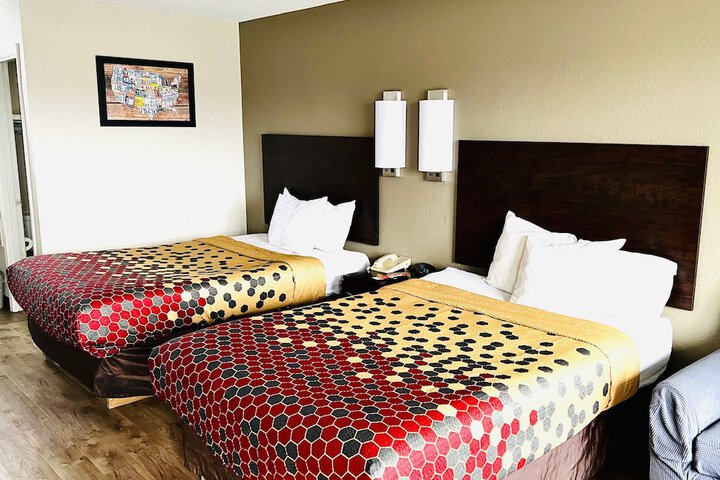 2 Double Beds (11 of 12)