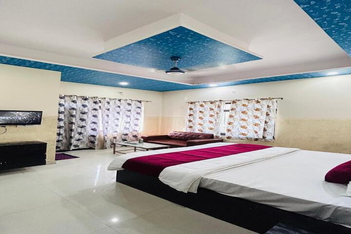 Room 18 of 32