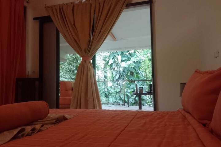 Room 33 of 159