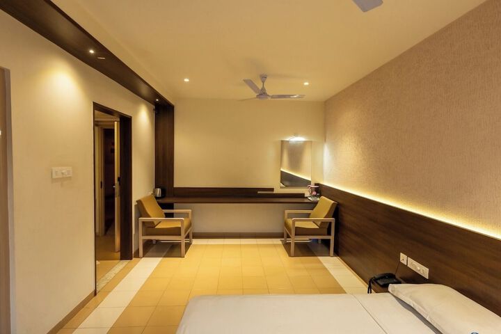 Room 3 of 12