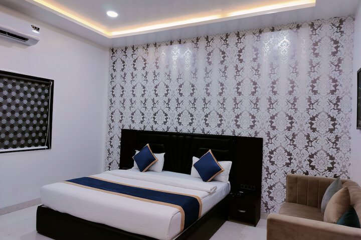 Room 18 of 29