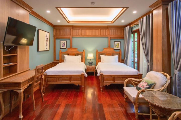 Room 10 of 30