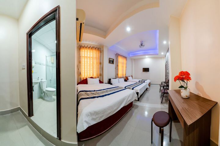Room 9 of 23