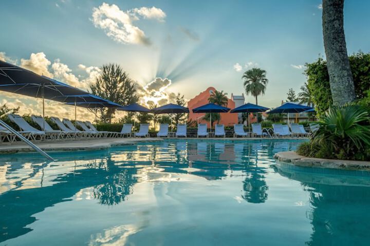 Hotel Pool