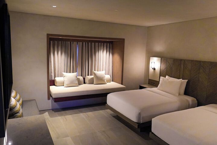 Room 3 of 16
