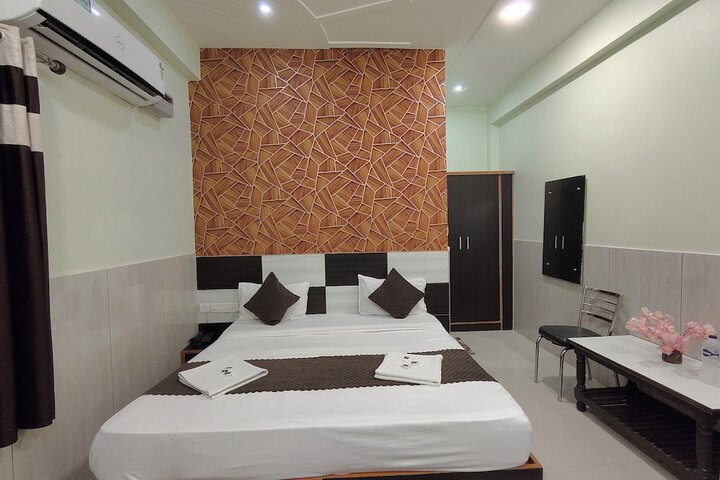 Room 54 of 76