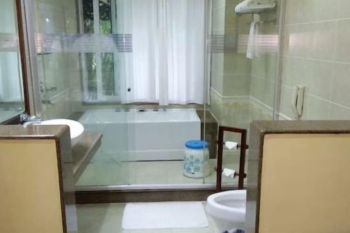 Room 46 of 89