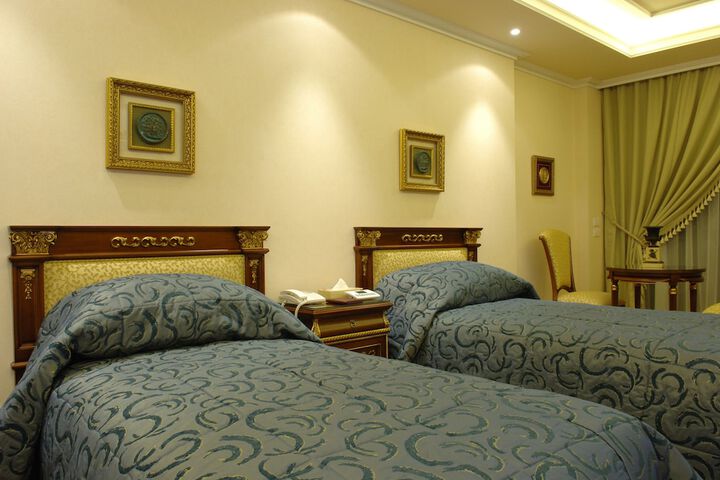 Room 14 of 96