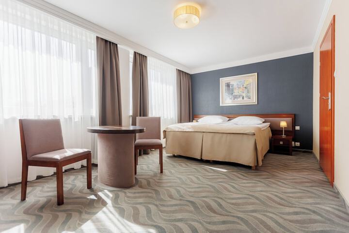 Room 20 of 83