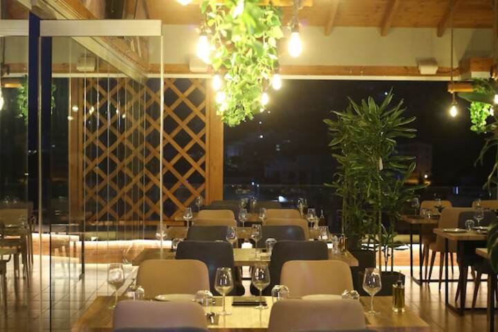 Dining 160 of 218