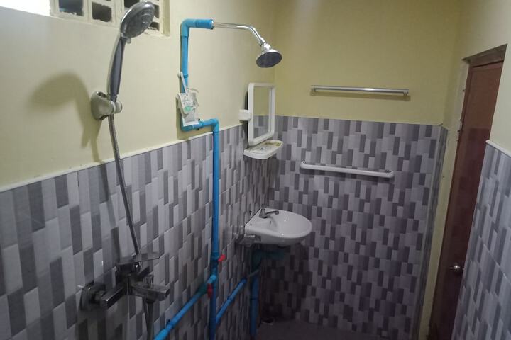 Room 10 of 20